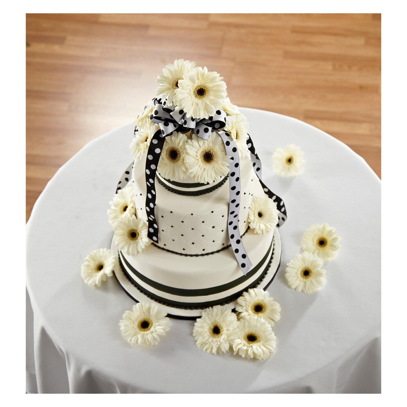 Simple Sophistication Cake Décor flower arrangement